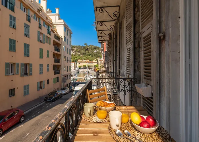 Magnifique 2P Avec Vue Sur Le Port De Nice