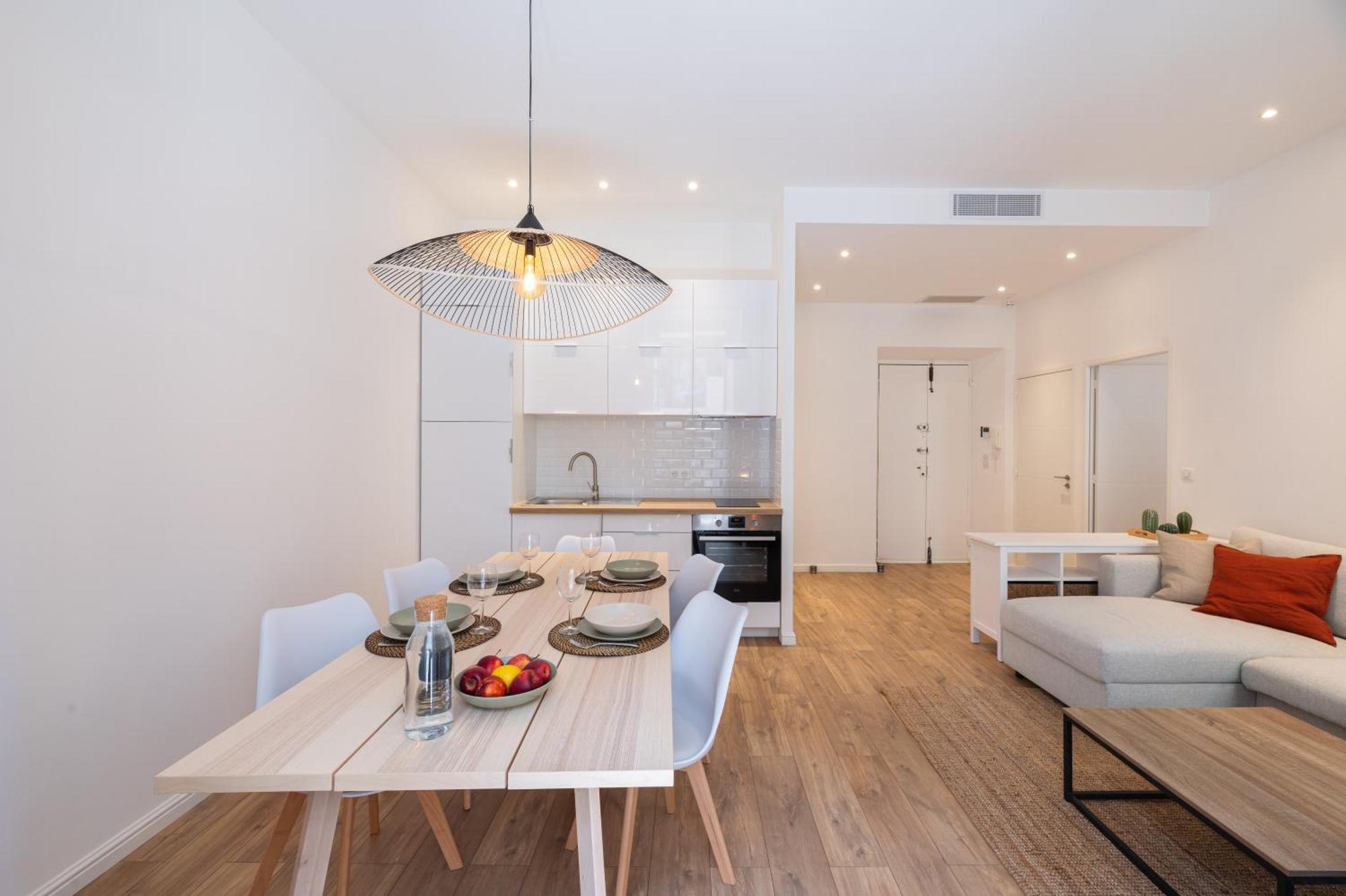 Appartement Magnifique 2p Avec Vue Sur Le Port De Nice