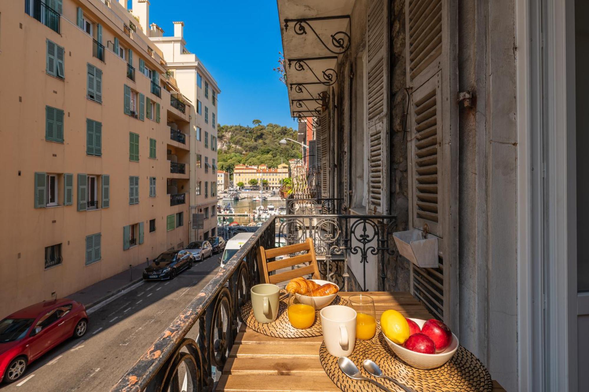 Appartement Magnifique 2p Avec Vue Sur Le Port De